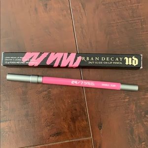UD Urban Decay lip pencil in DOUBLE TEAM
